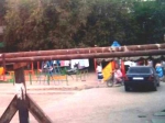Во дворах многоэтажных домов в Астрахани более двух месяцев бьет фонтан с кипятком