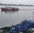 В Астрахани разлив нефтепродуктов в Волгу произошёл из-за распила судна - Астрахань 24