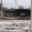 В Астрахани на улице Красноармейская автомобилистам из-за наледи приходится ехать по обочине  - Южная Волна