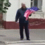 Экс-кандидат в губернаторы сжег в центре Астрахани флаг США - Астрахань.Ру