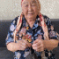 Под Астраханью 84-летняя женщина вяжет носки для бойцов СВО - ГТРК Лотос