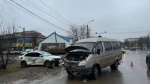 В Астрахани в ДТП с маршрутным такси пострадали трое несовершеннолетних