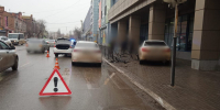 В Астрахани водитель авто сбил пешехода, стоявшего на тротуаре - ГТРК Лотос