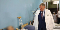 Игорь Бабушкин посетил военнослужащих в госпитале - Комсомольская Правда
