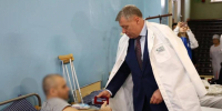 Игорь Бабушкин привез новогодние подарки бойцам в астраханском госпитале - Bloknot-Astrakhan.Ru