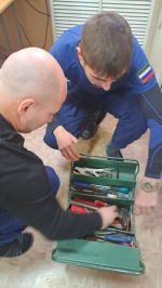 В Астрахани две девушки стали пленницами колец