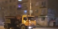 Астраханские коммунальщики приводят город в порядок в праздничные дни - Астрахань 24