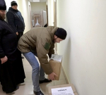 Для бойцов СВО воспитанники воскресной школы астраханского храма изготовили особые молитвословы