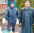 Астраханские полицейские привезли подарки детям поселка Чертково в Ростовской области - ГТРК Лотос