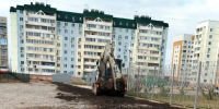 В Астрахани возле новой школы провели подсыпку дороги и пешеходных зон - Punkt-a.info