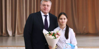 Ко Дню науки астраханский губернатор вручил нагрудные знаки юным «курчатовцам» - Punkt-a.info