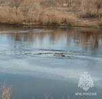 Под Астраханью спасли мужчину, провалившегося под лед