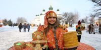 Астраханцы отметили широкую Масленицу в кремле - Астрахань 24