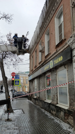 Мэр Астрахани призвал местных жителей выйти на борьбу с сосульками