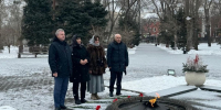 Единение народов в память о Победе: Астраханцы почтили память героев - Единая Россия