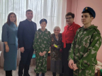 Памятную награду - юбилейную медаль «80 лет Победы в Великой Отечественной войне 1941-1945 гг.» вручили проживающей в отделении временного постоянного проживания граждан пожилого возраста и инвалидов с.Зензели Порохниной Серафиме Григорьевне