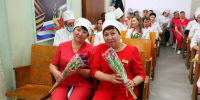 В Астрахани поздравили медиков, сотрудниц аэропорта и вокзала с 8 марта - Газета Волга