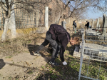 Студенты механического отделения на субботнике «Очистим историческую память от мусора!»