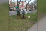 В Астрахани восстанавливают то, что сломали и повредили вандалы