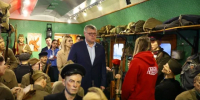 Глава Астраханской области посетил «Поезд Победы» - ГТРК Лотос