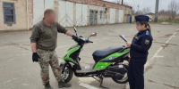 Астраханские приставы передали мопед бойцам СВО - Астрахань 24