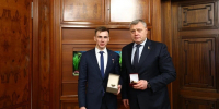 Игорь Бабушкин встретился с Героем РФ, начальником главного штаба «ЮНАРМИИ» России Владиславом Головиным - Комсомольская Правда