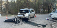 В Астрахани случилось тройное ДТП с мотоциклом во дворе дома - Bloknot-Astrakhan.Ru
