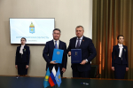 Власти Астрахани и Атырау рассмотрят возможность запуска центра приграничной торговли