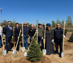 Представители консульств и национально-культурных обществ в Астрахани посадили памятную аллею
