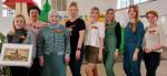 Мастер-класс по изготовлению сувениров  ко Дню Победы провели на железнодорожном вокзале Астрахани