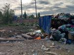 В Стрелецком всё по-прежнему: мусор заполоняет  микрорайон