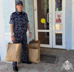 Военнослужащий Росгвардии устроил большой праздник в астраханском детском социальном центре «Малышок»