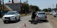 В астраханском райцентре подростки на питбайке врезались в «Ладу» и попали в больницу - Punkt-a.info