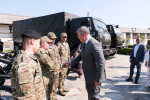 Губернатор Игорь Бабушкин передал 21 мотоцикл военнослужащим в День России