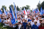 В Астрахани торжественно подняли флаг Российской Федерации