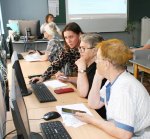 Астраханских пенсионеров учат пользоваться онлайн-сервисами ЖКХ