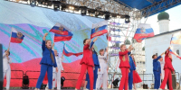 Свыше 5000 астраханцев отметили День семьи, любви и верности народными гуляниями - Астрахань 24