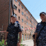Росгвардейцы обеспечивают безопасность на месте обрушения подъезда в аварийном доме в Астрахани - Росгвардия