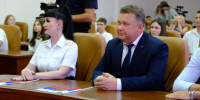 В День Государственного флага России юным астраханцам вручили паспорта - Администрация города