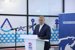 Астраханский губернатор вручил школьные портфели будущим первоклассникам