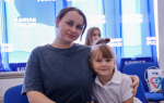 В преддверии Дня знаний министр образования и науки Астраханской вручила будущим первоклассникам портфели