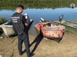 Пятилетняя девочка попала в больницу: в Астраханской области перевернулась лодка