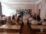 МЧС Астрахани дарит детям безопасный старт в новый учебный год