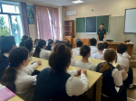 В День солидарности в борьбе с терроризмом участники СВО провели лекции в астраханских школах