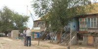 Астраханцев остаются жить в аварийном доме, несмотря на переселение - ГТРК Лотос