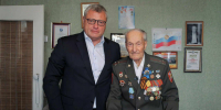 Губернатор Игорь Бабушкин поздравил астраханца — ветерана ВОВ со 100-летним юбилеем - Газета Волга