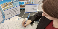 Студенты АГПК на ярмарке трудоустройства в рамках визита министра труда - АГПК