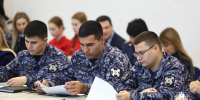 Сотрудники вневедомственной охраны Росгвардии написали этнографический диктант в Астрахани - Росгвардия