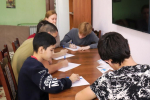«Спасибо за то, что делаете для нас»: юные астраханцы написали письма бойцам СВО
