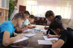 «Спасибо за то, что делаете для нас»: юные астраханцы написали письма бойцам СВО